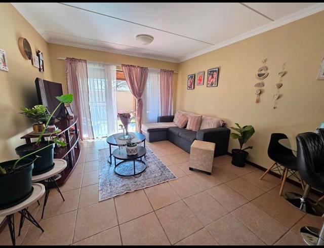 2 BEDROOM PROPERTY TO RENT IN MEYERTON CENTRAL